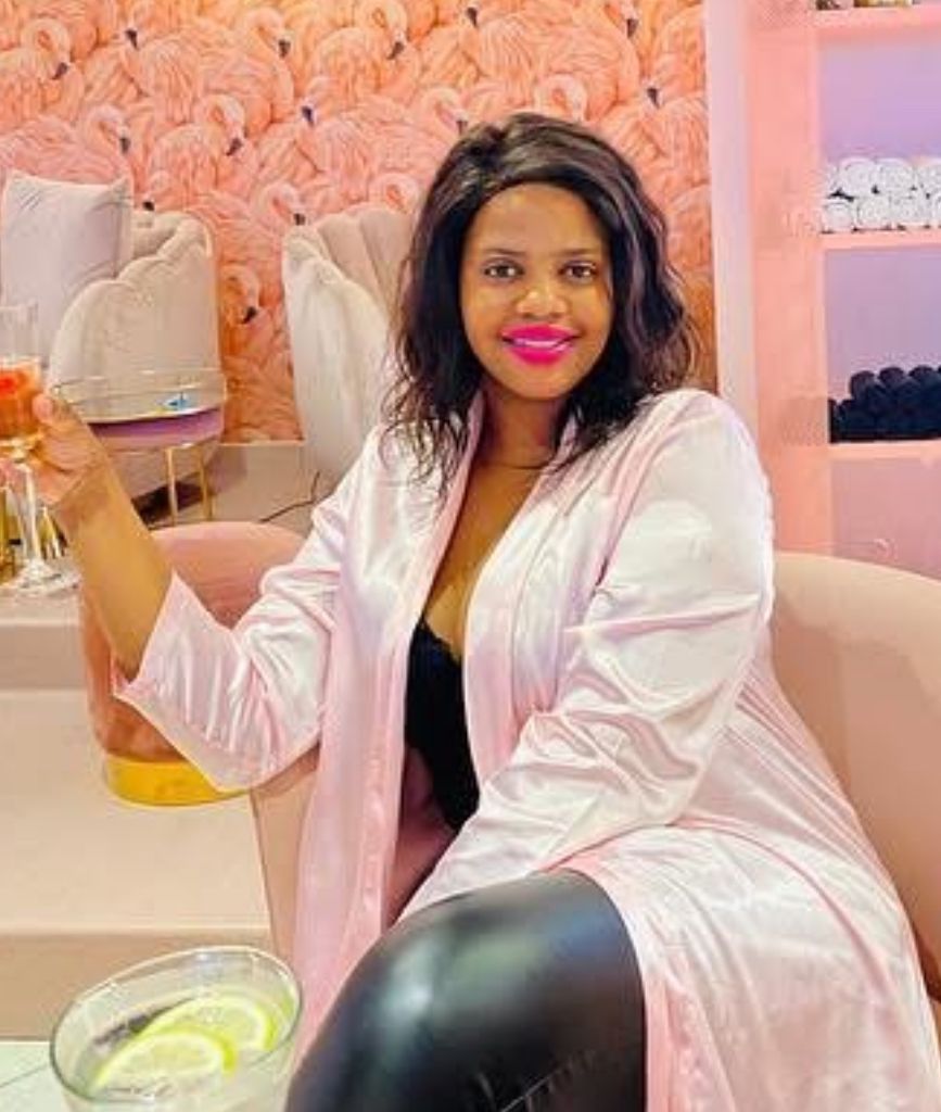 Testimonial from a satisfied customer enjoying the food